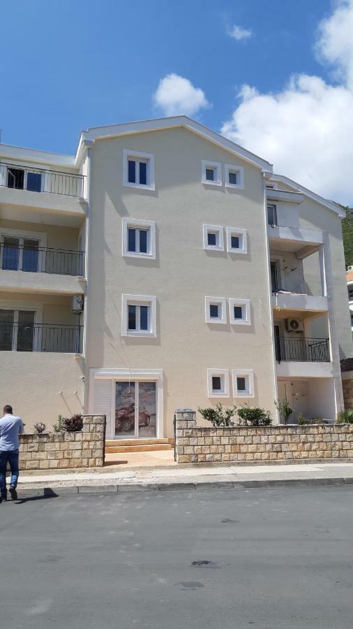 Apartmani Marina Kopitovic Petrovac Kültér fotó