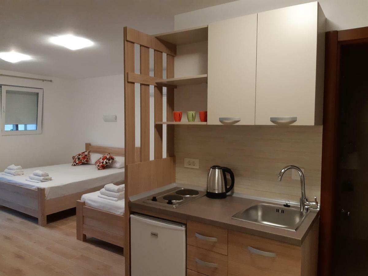 Apartmani Marina Kopitovic Petrovac Kültér fotó