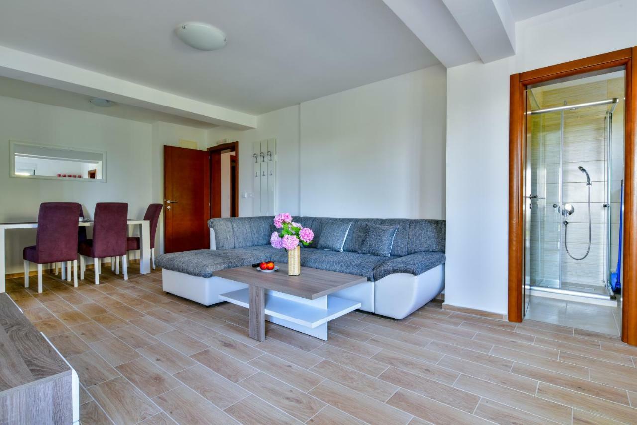Apartmani Marina Kopitovic Petrovac Kültér fotó