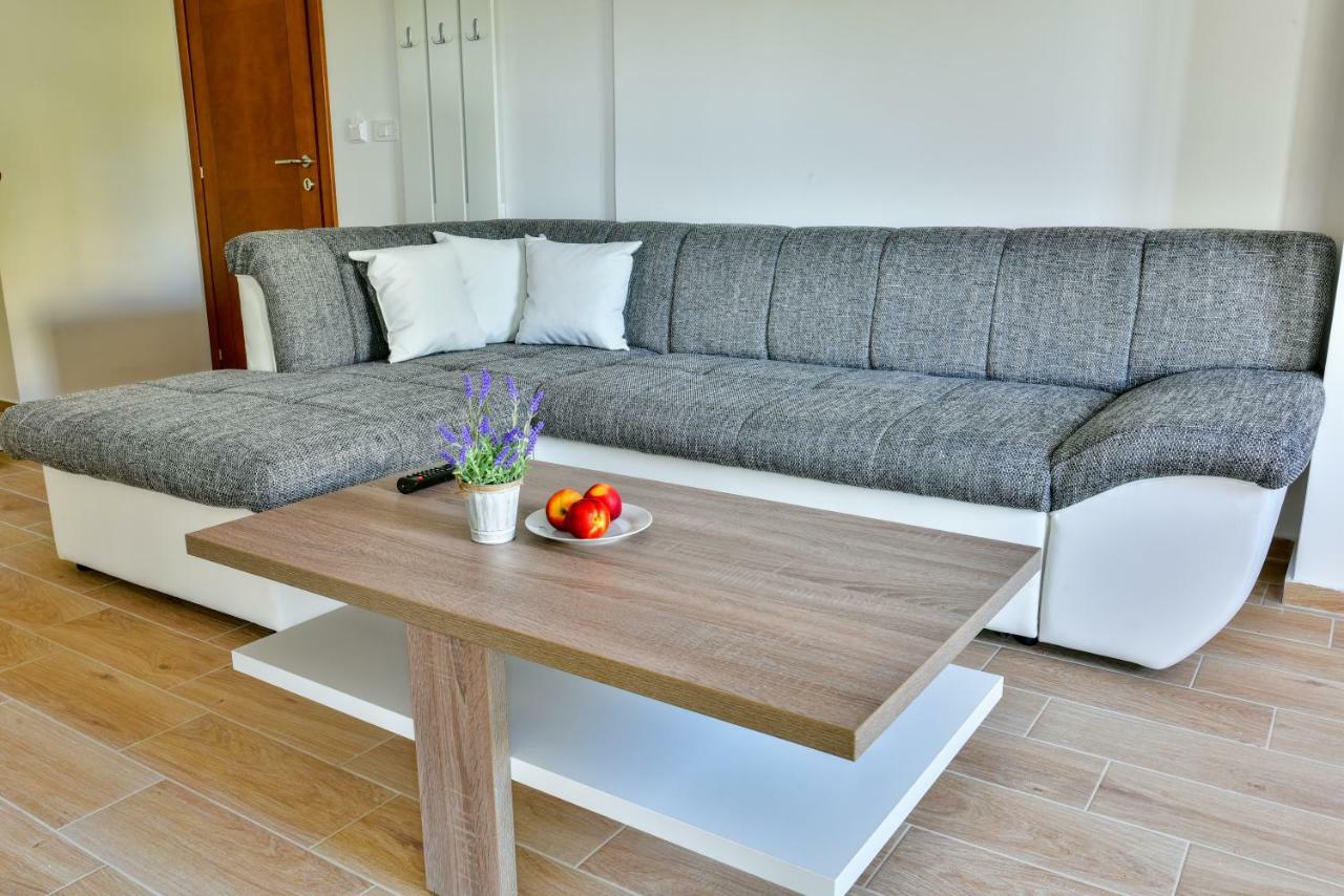 Apartmani Marina Kopitovic Petrovac Kültér fotó