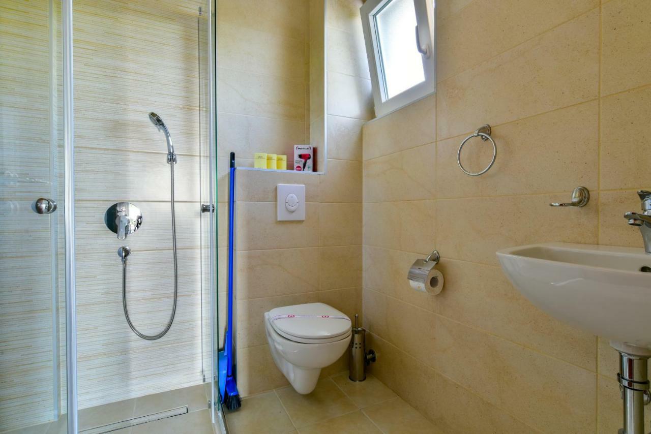Apartmani Marina Kopitovic Petrovac Kültér fotó