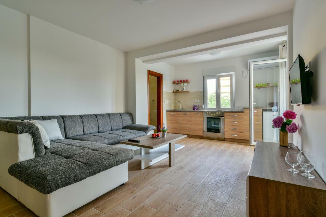Apartmani Marina Kopitovic Petrovac Kültér fotó