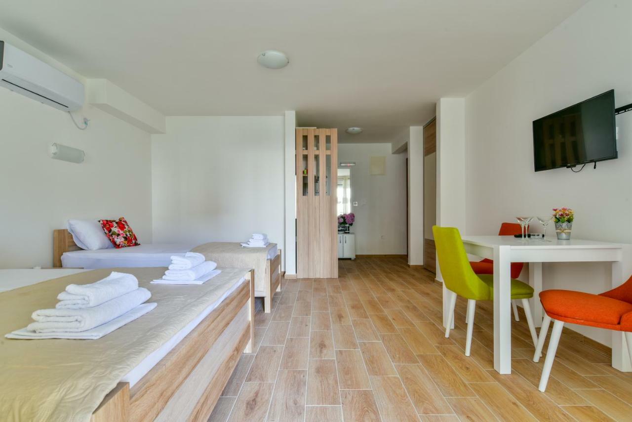 Apartmani Marina Kopitovic Petrovac Kültér fotó