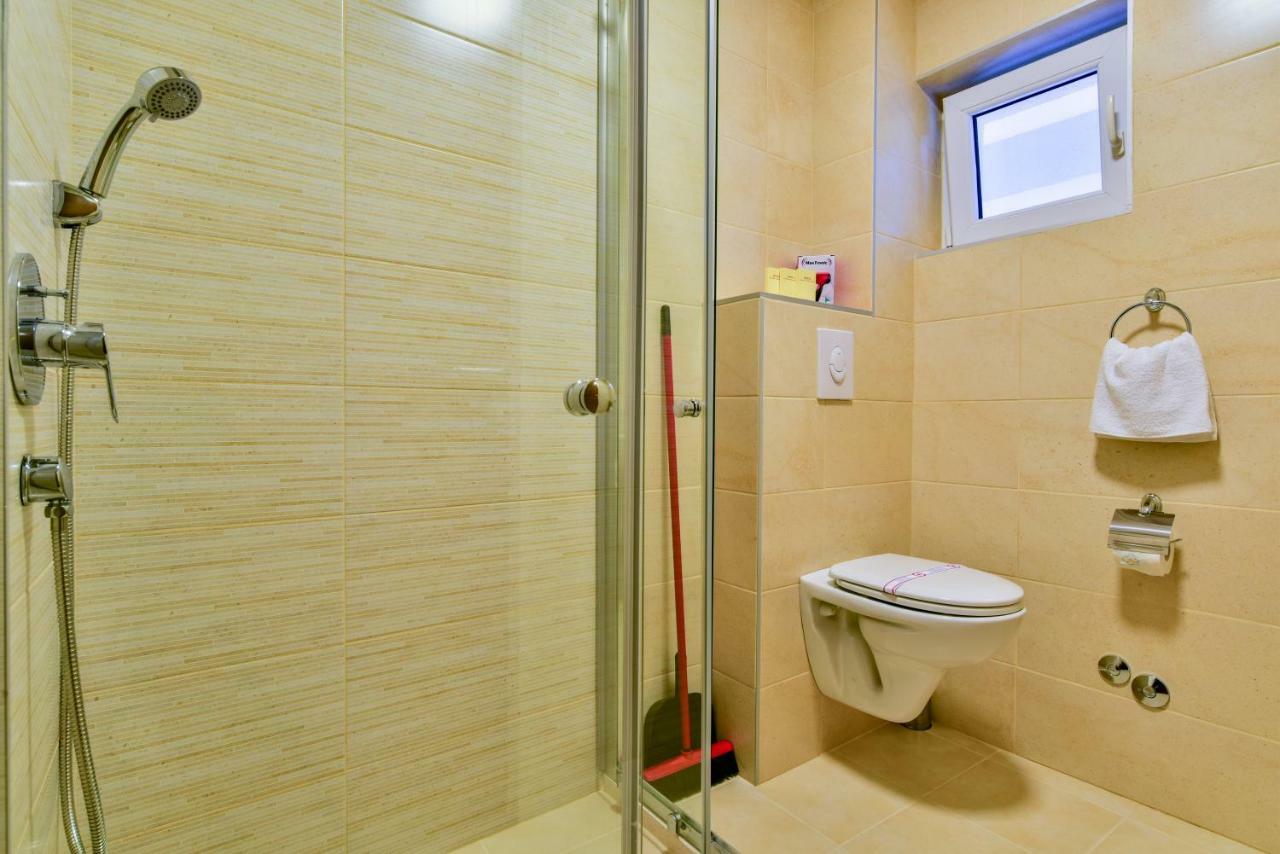 Apartmani Marina Kopitovic Petrovac Kültér fotó