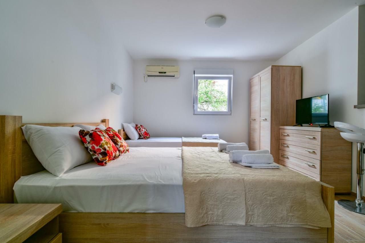 Apartmani Marina Kopitovic Petrovac Kültér fotó